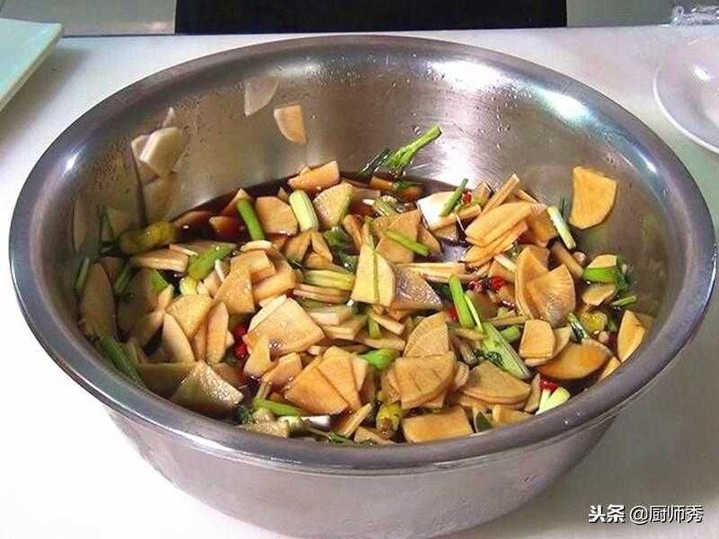 分享两款吃饺子必备的泡菜，制作简单爽口开胃，今天做明天吃