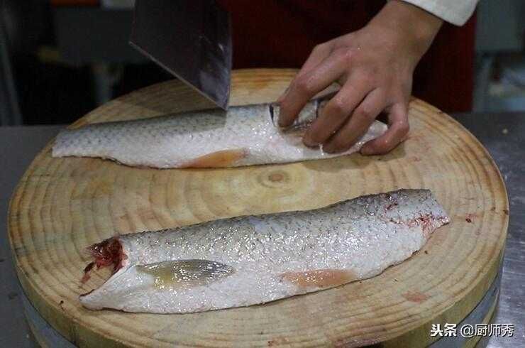 蒜香鱼新吃法，蒜香味浓郁、鱼肉外酥里嫩，比烤鱼好吃的多