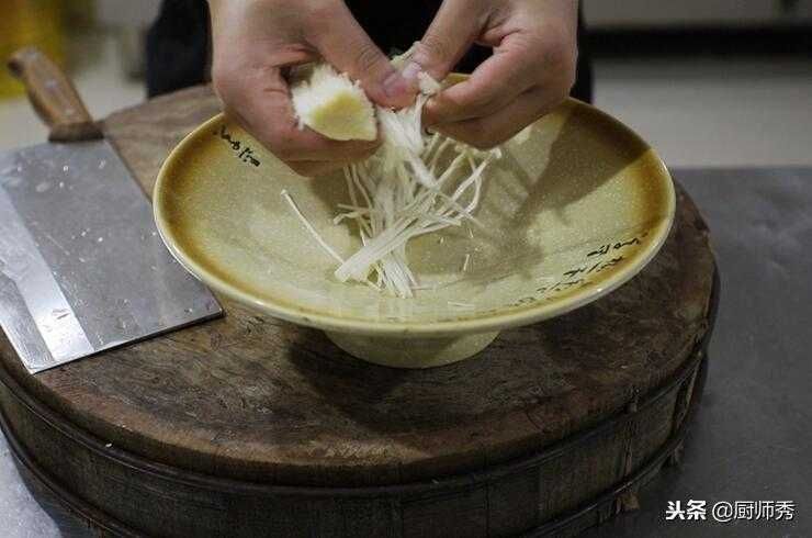 教你一道藤椒肉片，制作简单，麻辣鲜香，下饭下酒必备