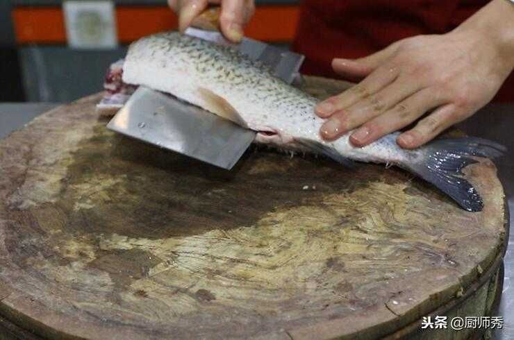 这样做鱼排，外酥里嫩制作简单，比焦溜鱼片好吃的多