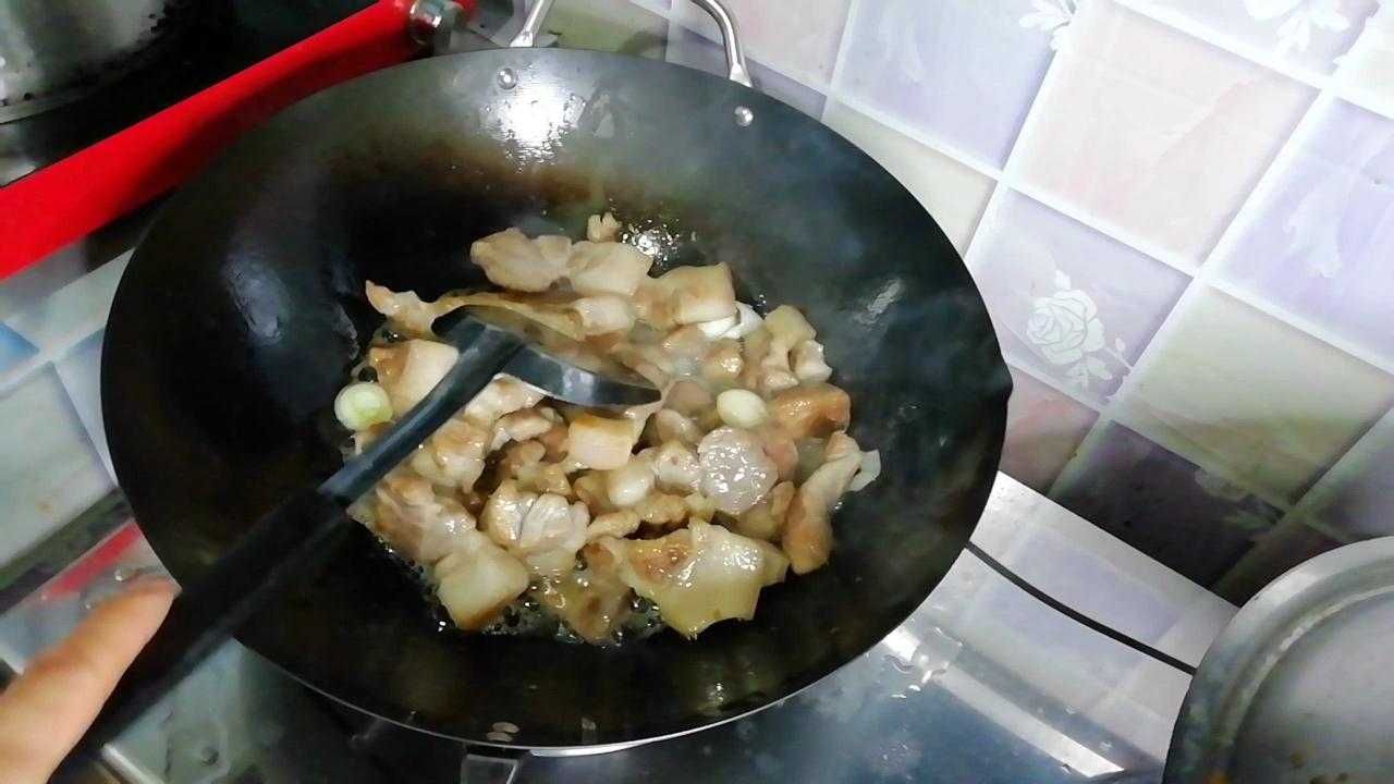 笋干烧肉的做法分享，让你在家也能尝到地道的中式美味！