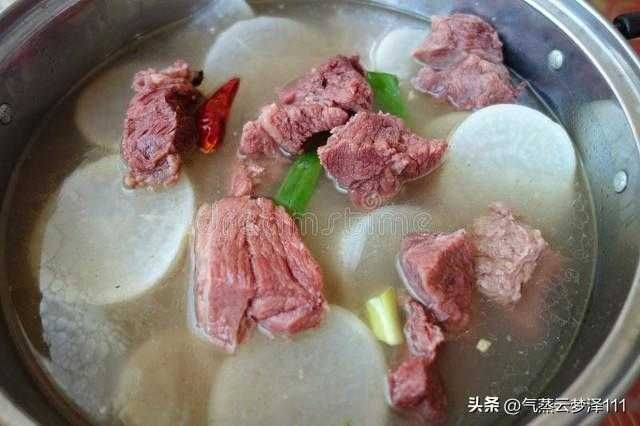 美味牛肉蔬菜汤