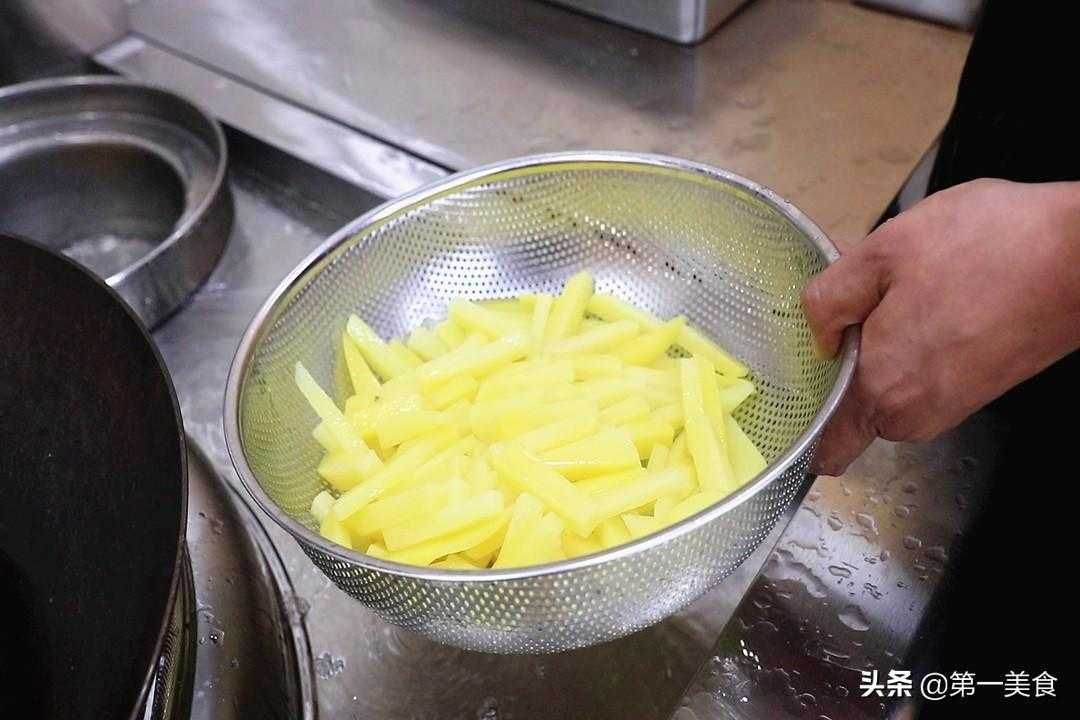 炸薯条不用冷冻的做法