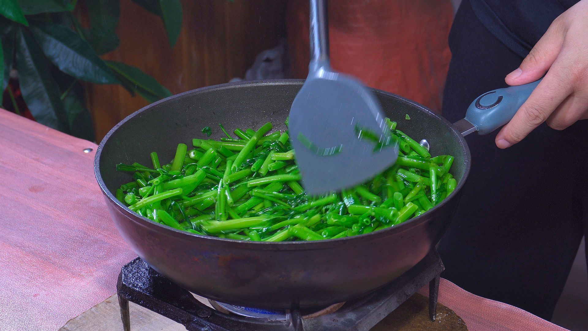 立夏将至，这种“天然清肠菜”要多吃，清脆爽口，开胃解腻