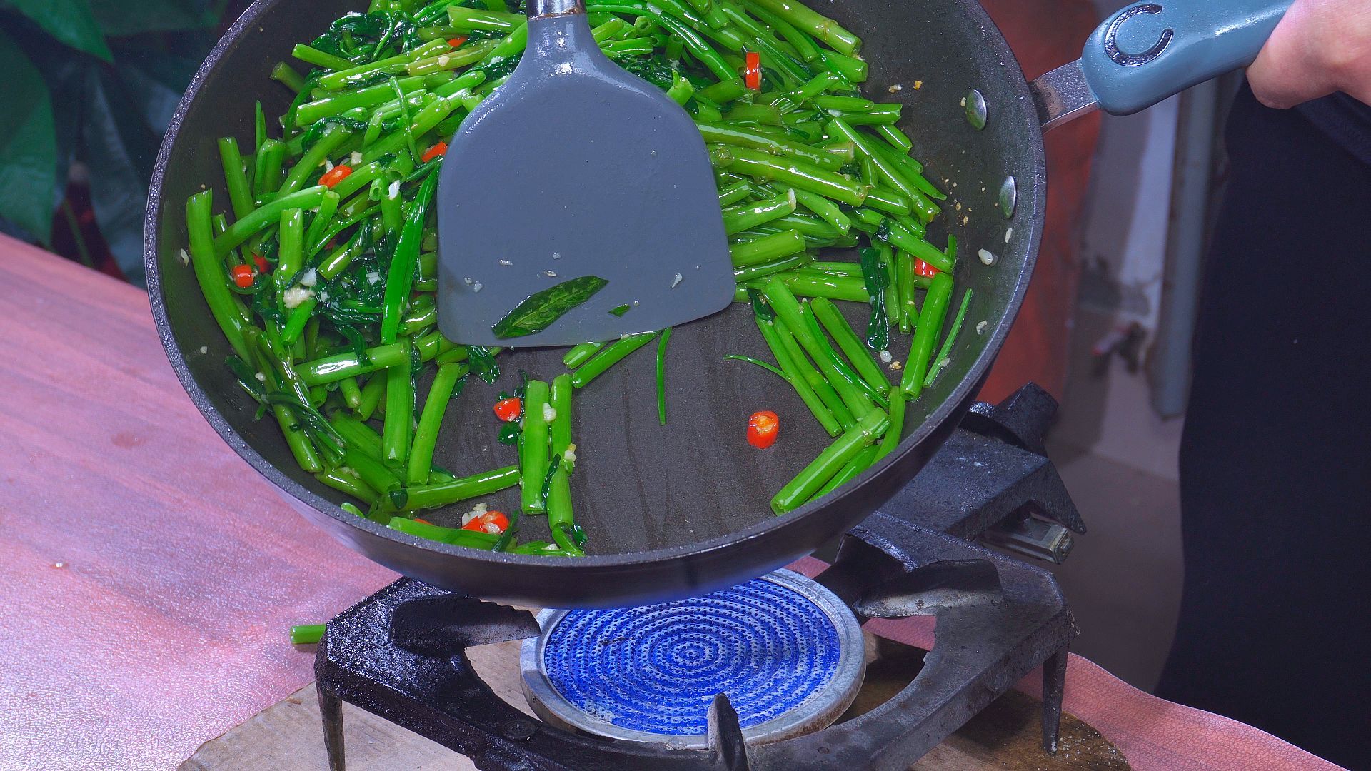 立夏将至，这种“天然清肠菜”要多吃，清脆爽口，开胃解腻