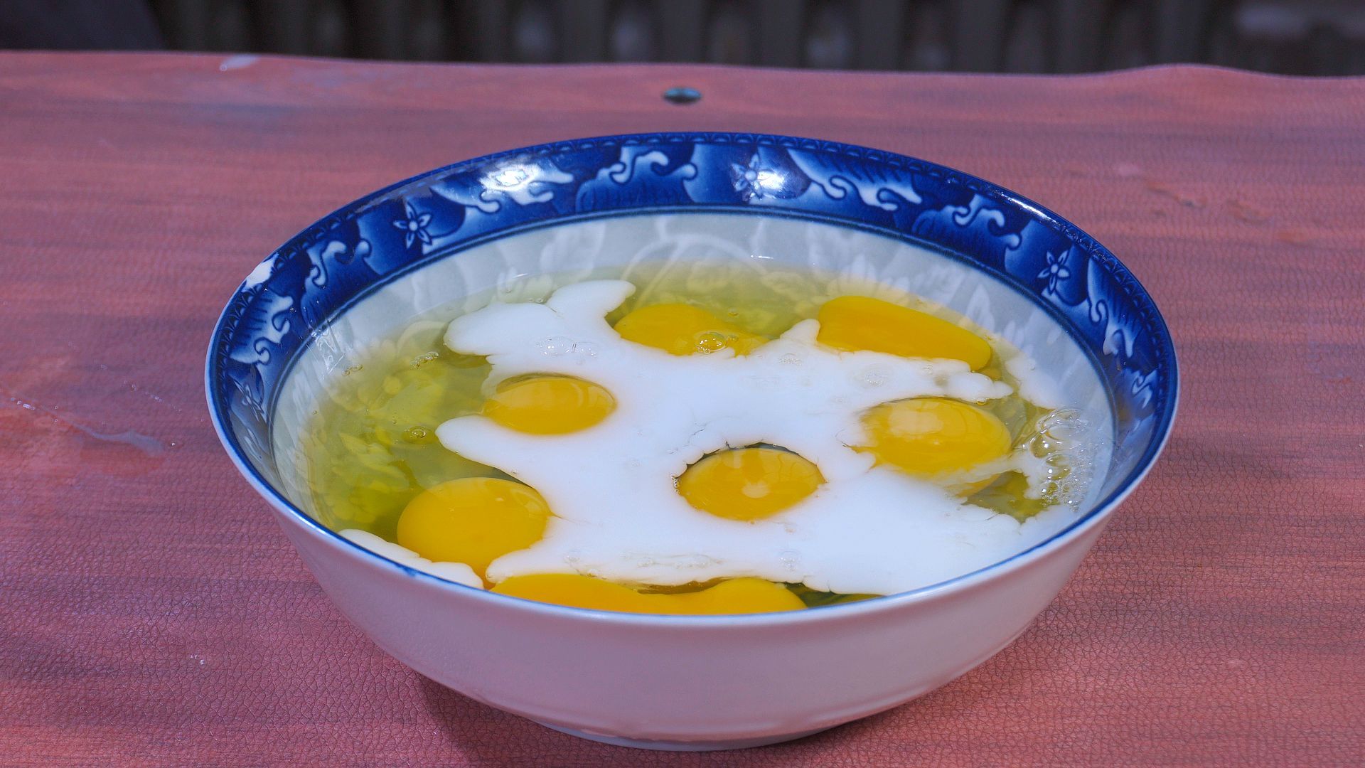 毛豆炒鸡蛋，到底怎么炒才好吃？餐馆师傅这样做，香嫩入味超解馋