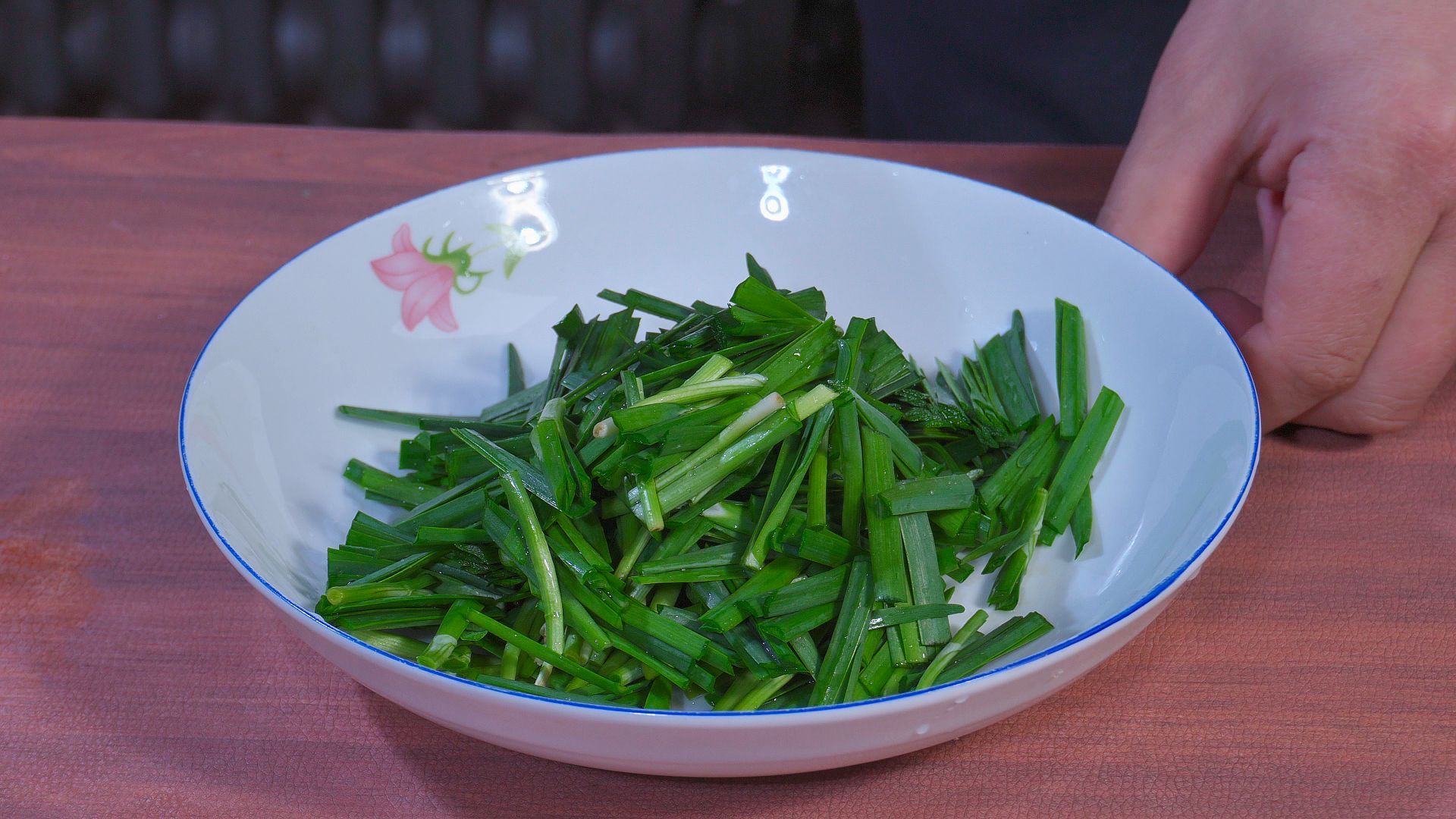 烧豆腐，直接下锅是不对的，多加一步，酱香浓郁，滑嫩入味超解馋