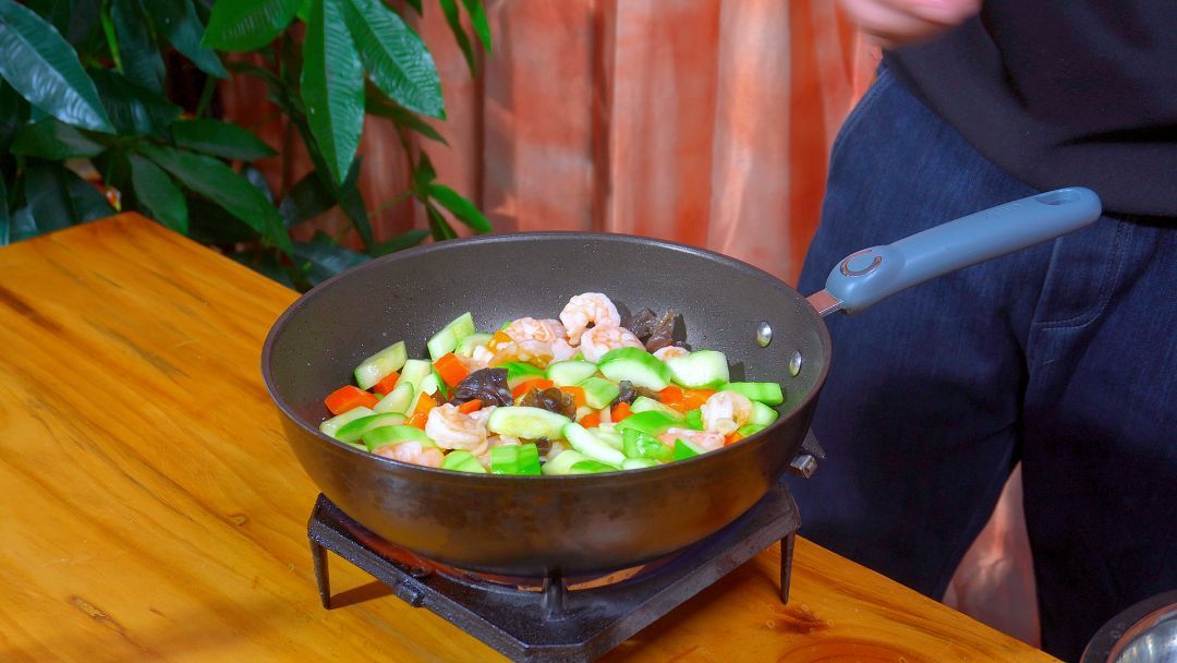 年夜饭西葫炒虾仁，是先炒西葫芦还是虾仁？教你正确做法，特下饭