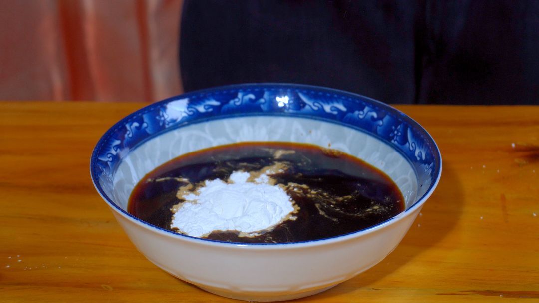 年夜饭下酒菜宫保鸡丁，分享祖师爷传授的做法，鸡肉滑嫩不输饭店